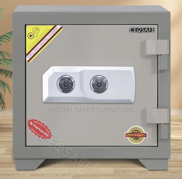 White Medium Fireproof Safe Lockable - thumbnail 7