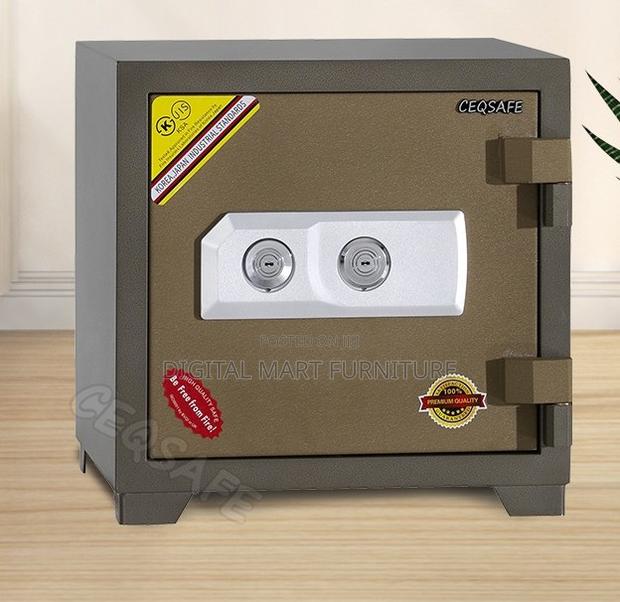 White Medium Fireproof Safe Lockable - thumbnail 9