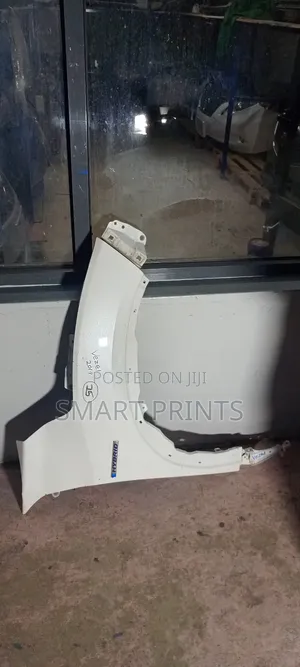 Top Quality Honda Vezel Right Wing Available