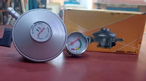 Gas Regulator With Gauge