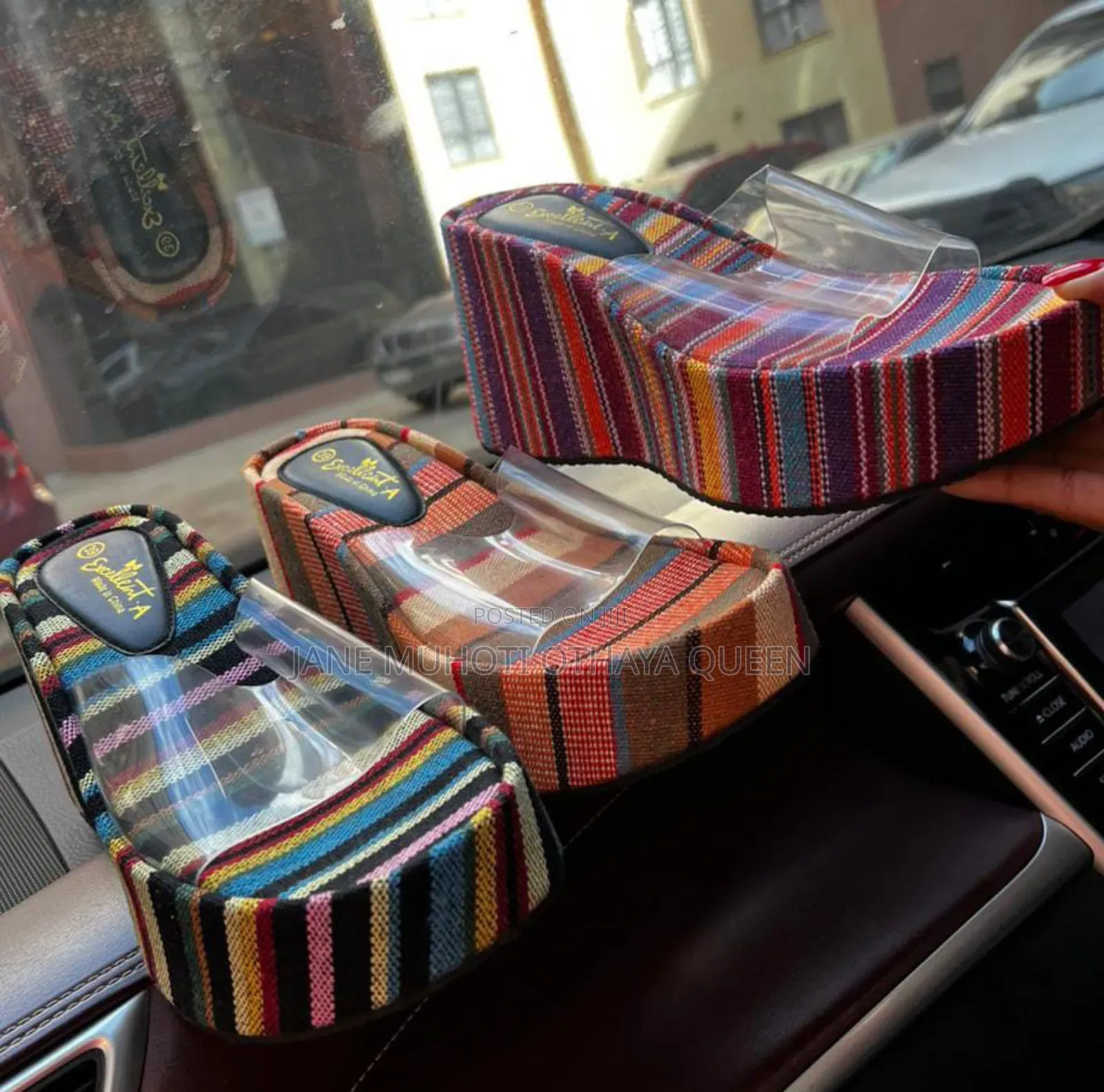 *Multicolour Wedge