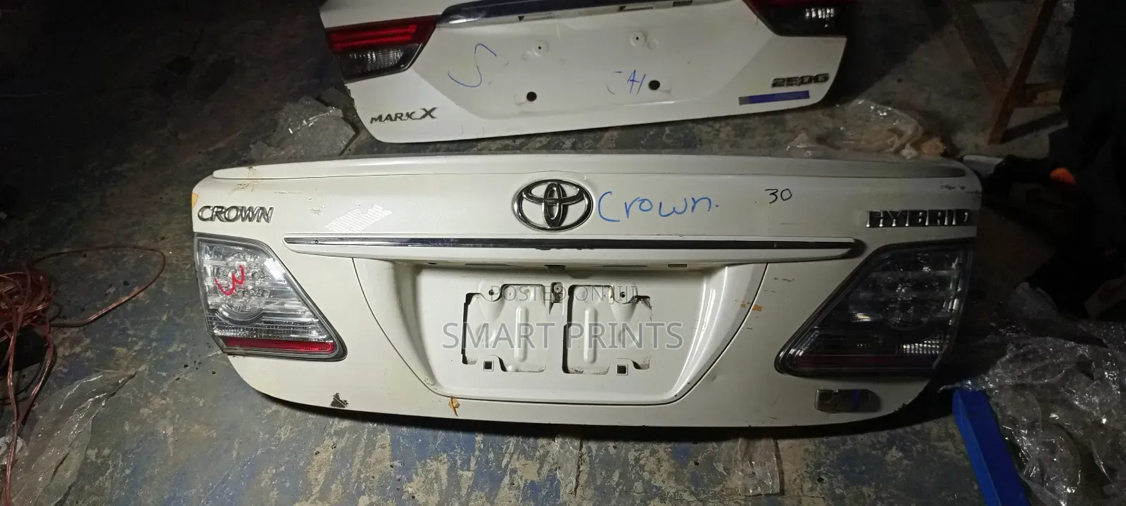 Genuine Ex Japan Toyota Crown Saloon Boot
