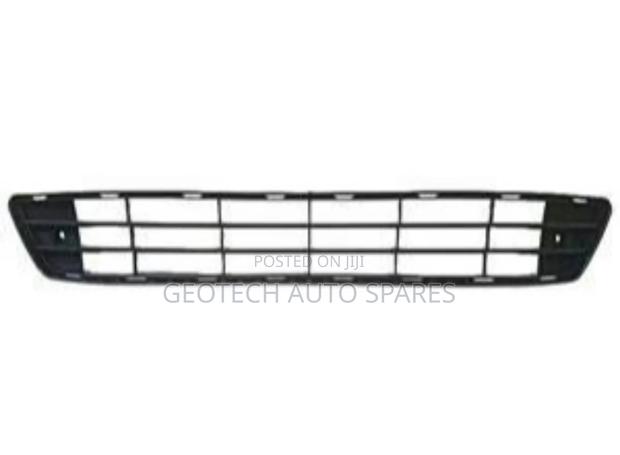 Toyota Premio Front Bumper Grill