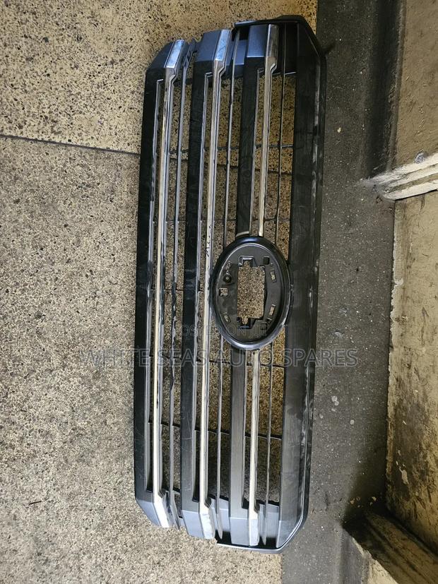 Grill Landcruiser Lc 300