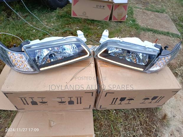 Corolla Ae 100/102 Aftermarket/Led Headlights And Corner Lights