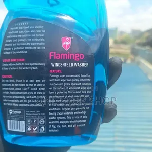 Windscreen Washer Liquid Cleand and Protects Windshield