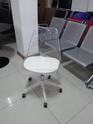 Comfort Cushioned Eames Chair