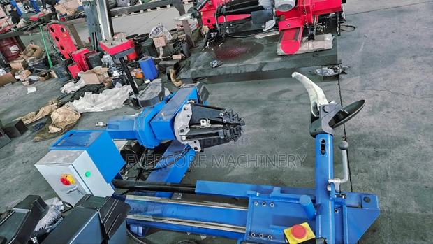 Commercial Truck Tyre Changer Machine 14" to 26inch .