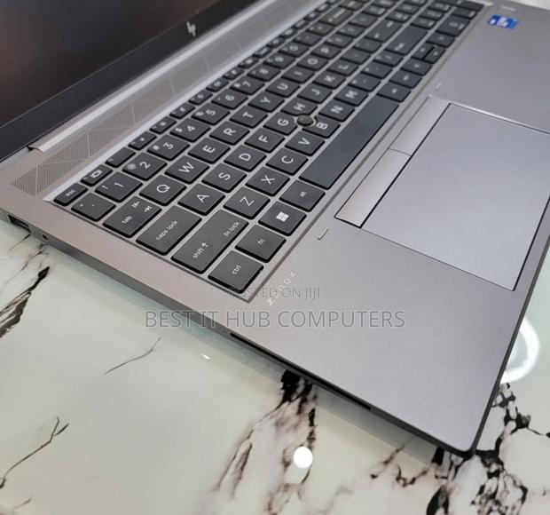 Laptop HP ZBook Firefly G8 16GB Intel Core i7 SSD 512GB - thumbnail 4