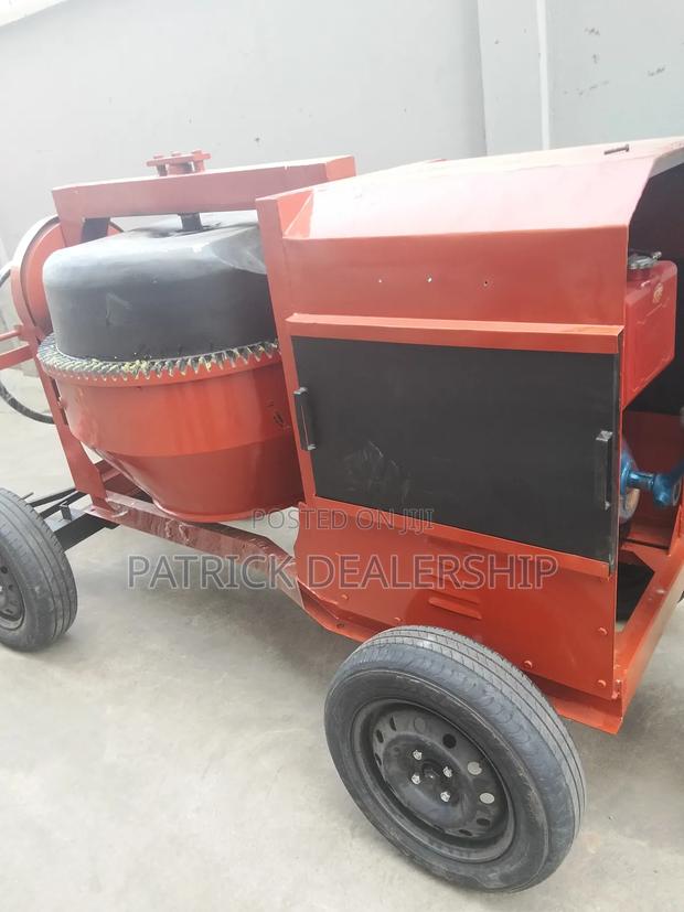 Heavy Duty Titan Concrete Mixer - thumbnail 3