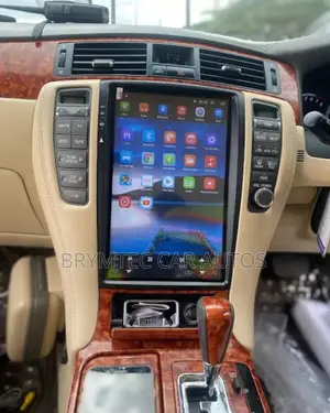 Toyota Crown 2009 Tesla Screen