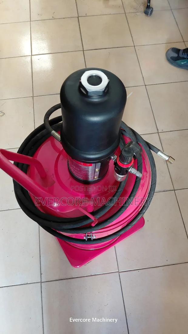 Commercial Pneumatic Grease Pump Machine 60litres Capacity. - main view