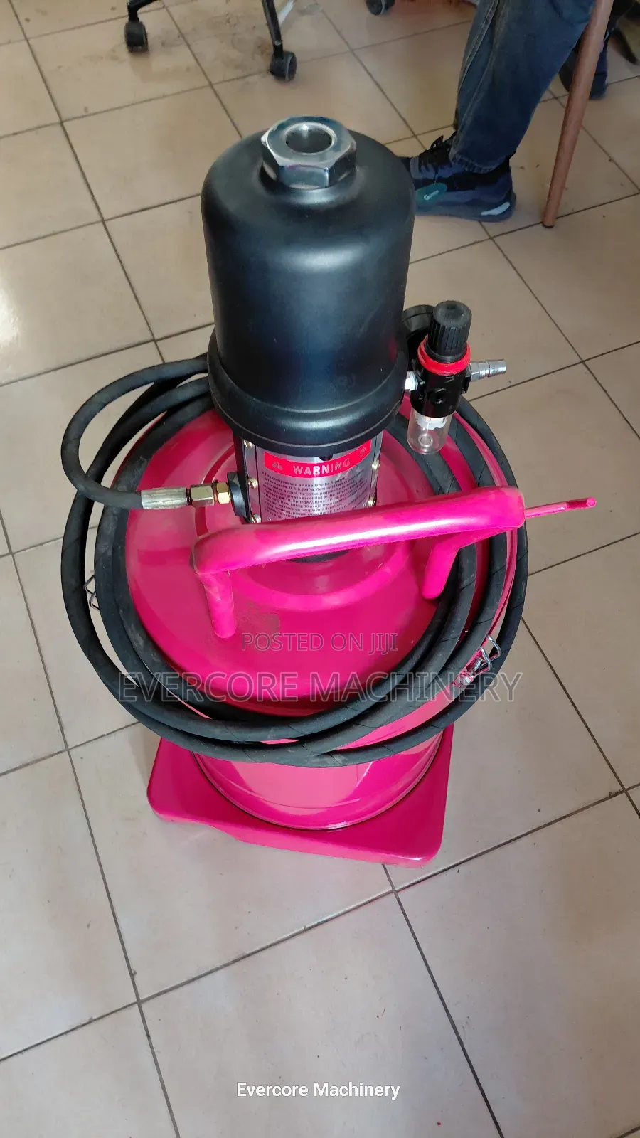 Heavu Duty Pneumatic/Air Greasing Machine Best Quality.