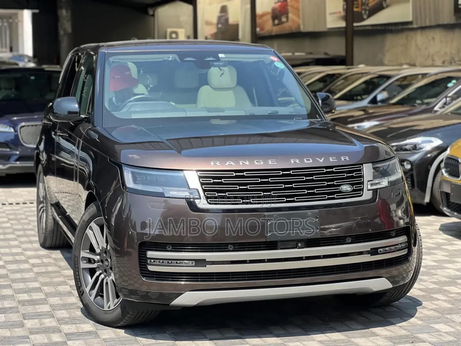 Land Rover Range Rover Velar R-Dynamic S 2023 Brown