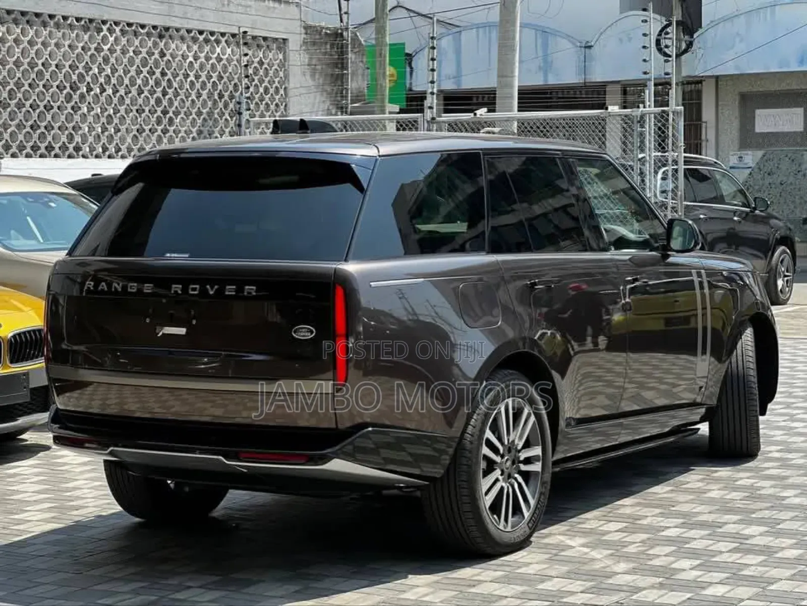 Land Rover Range Rover Velar R-Dynamic S 2023 Brown