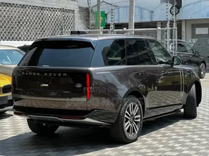 Land Rover Range Rover Velar R-Dynamic S 2023 Brown