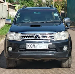 Toyota Fortuner 4.0 AWD 2010 Black