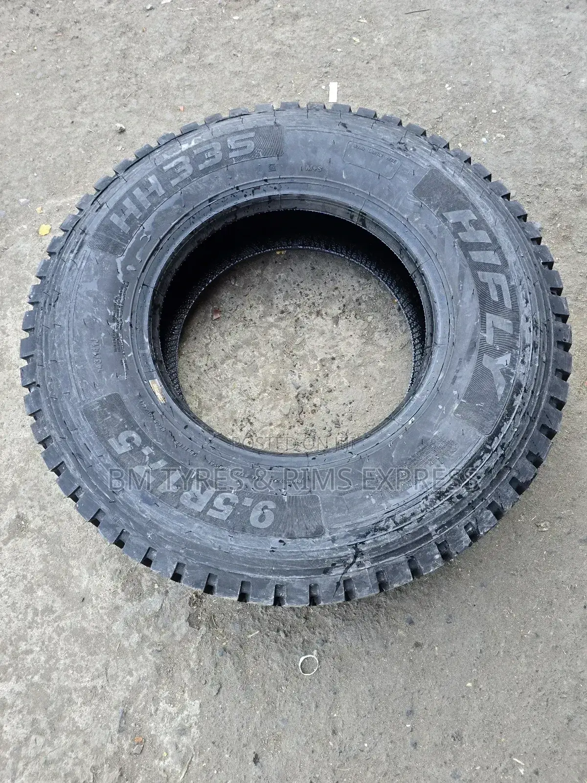9.5 R17. 5 Hifly Tyres (Diff)
