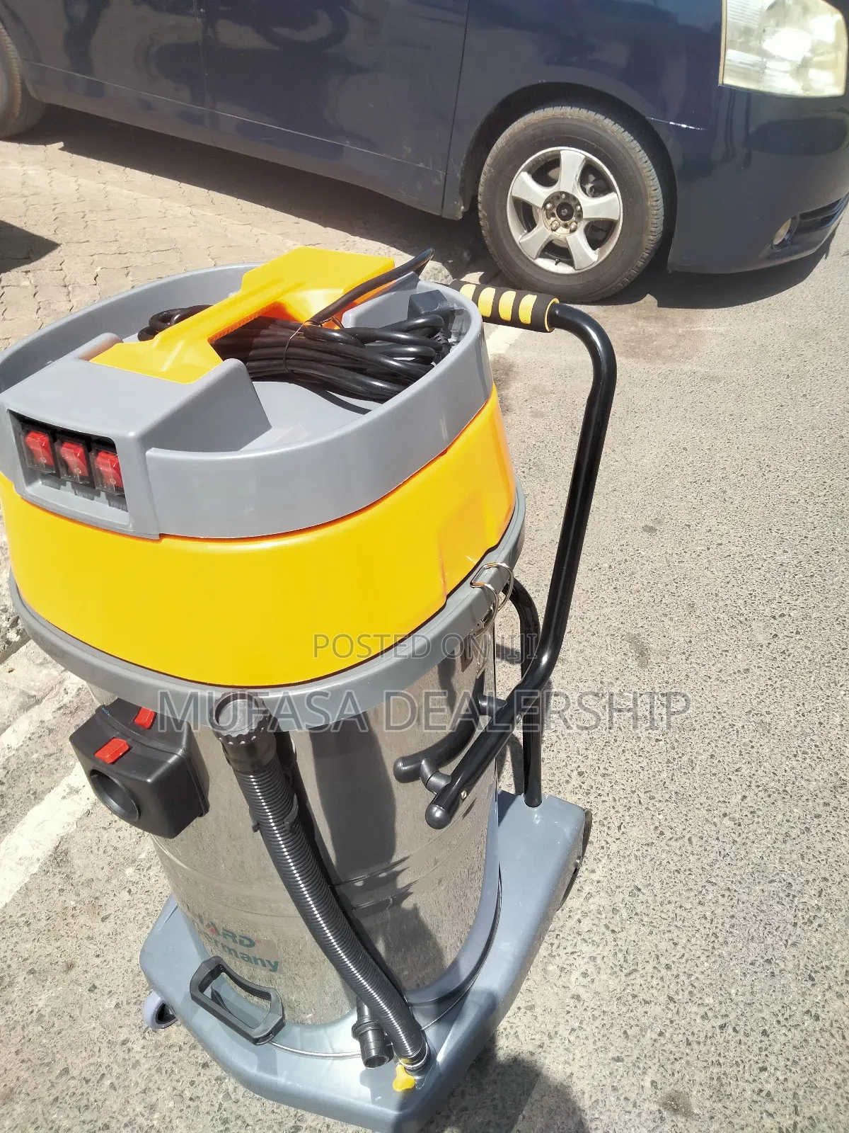 100l Industrial Vacuum Cleaners