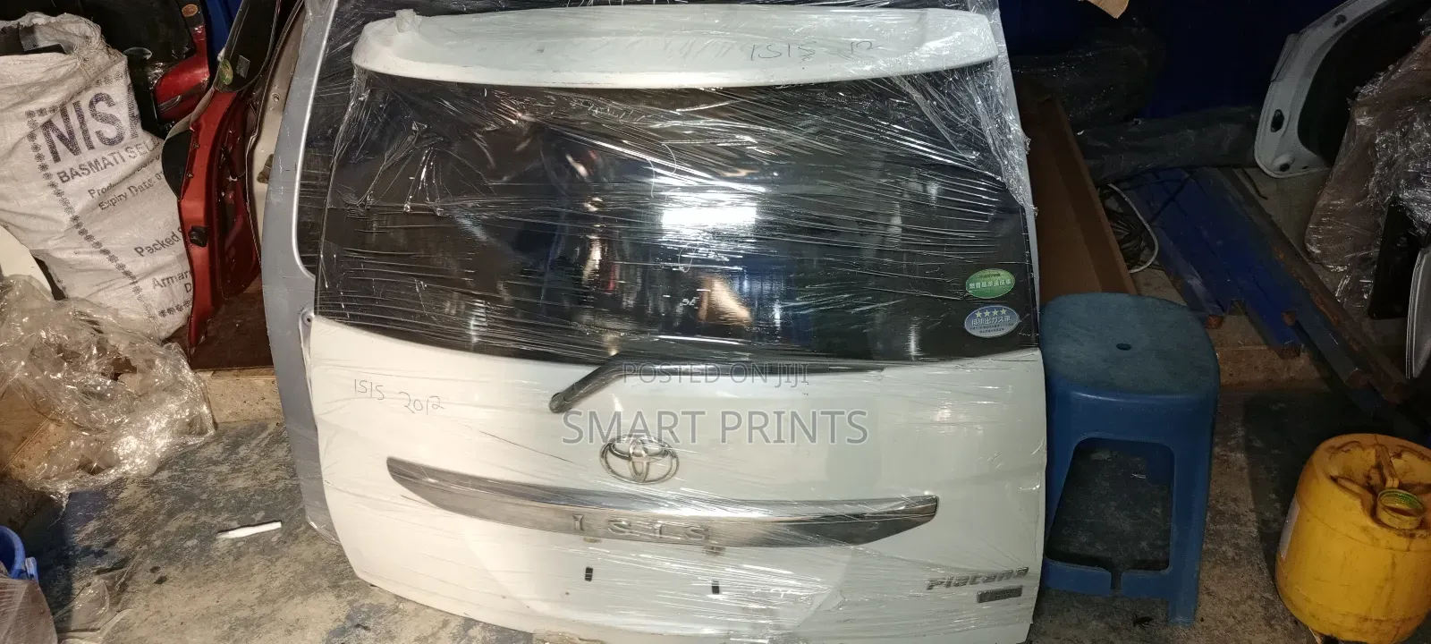 Top Ex Japan Toyota Isis 2014 Boot in Good Condition