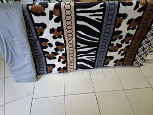 Woolen Duvets / Free Size Duvet