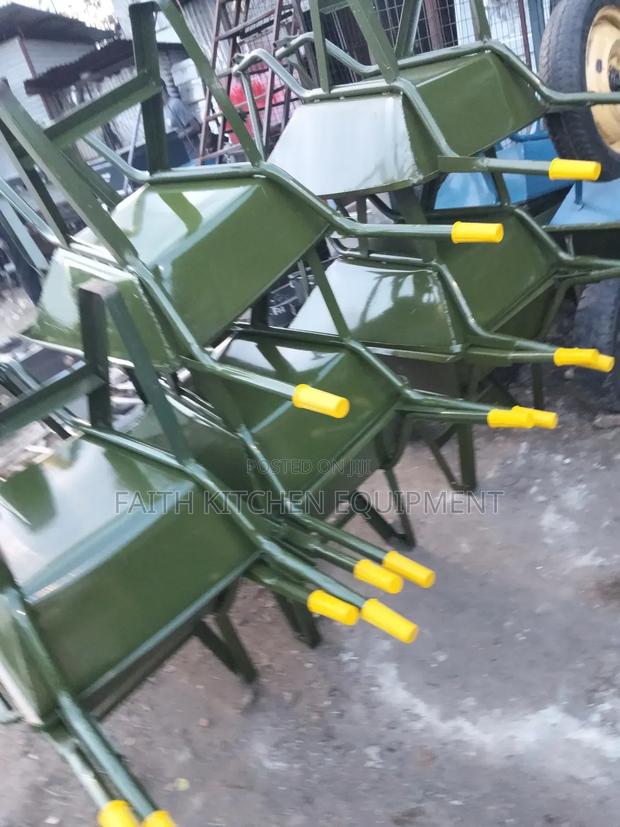 Heavy Duty Wheelbarrows - thumbnail 2