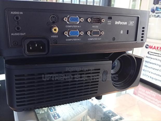 Portable Infocus In112 Projector – Ex-Uk Quality! - thumbnail 2