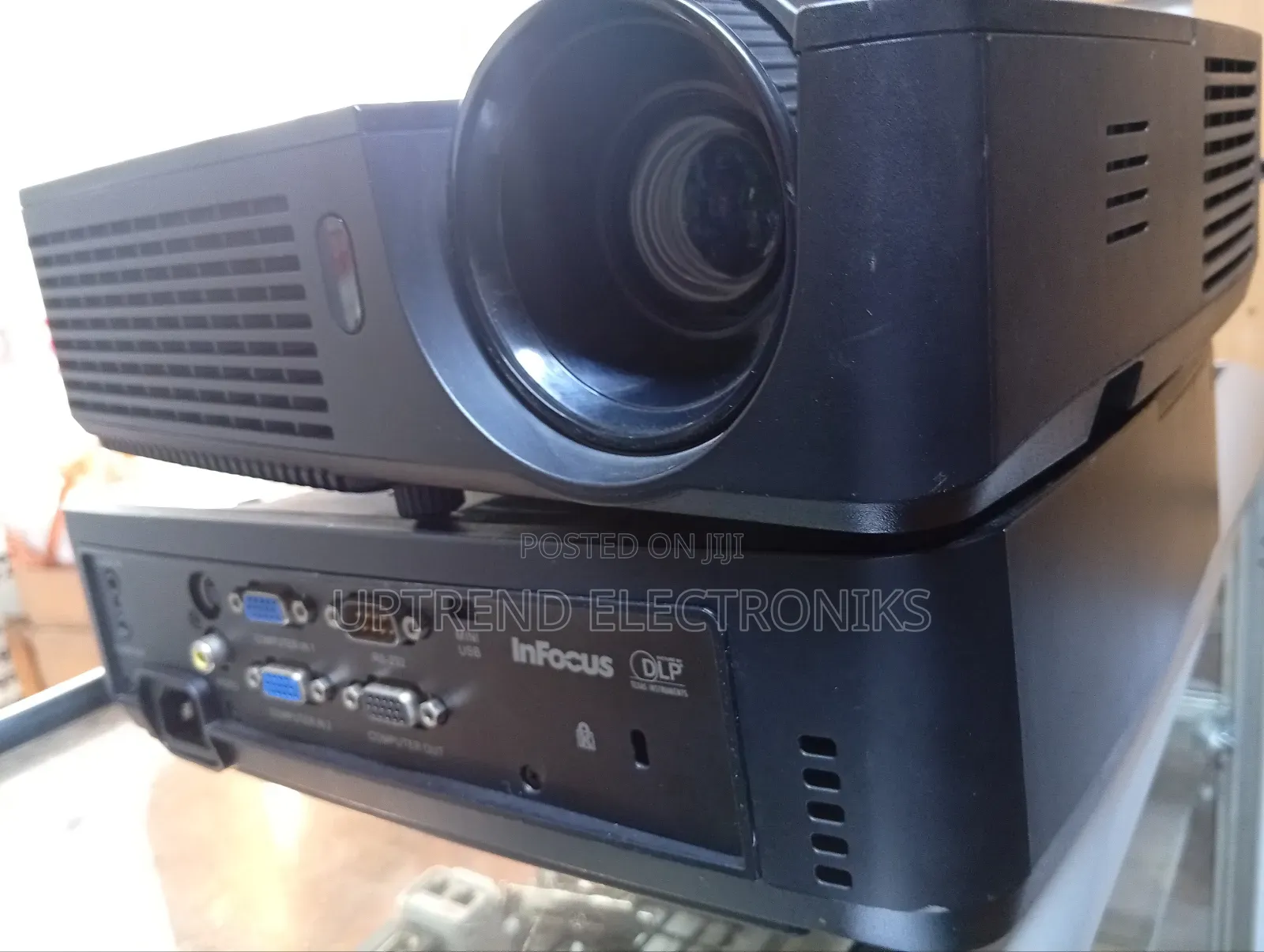 Infocus In112 Projector – Bright, Clear Ready to Use! 
