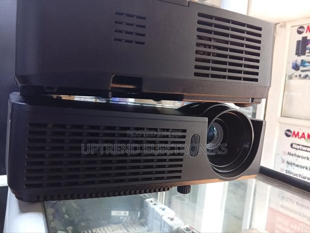 Infocus In112 – Ultra Bright 3000 Lumens! - main view