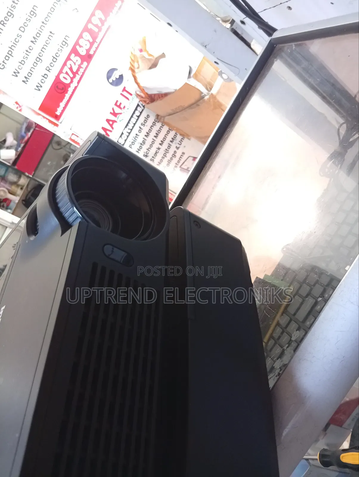 Infocus In112 Projector – Crystal Clear Projection!