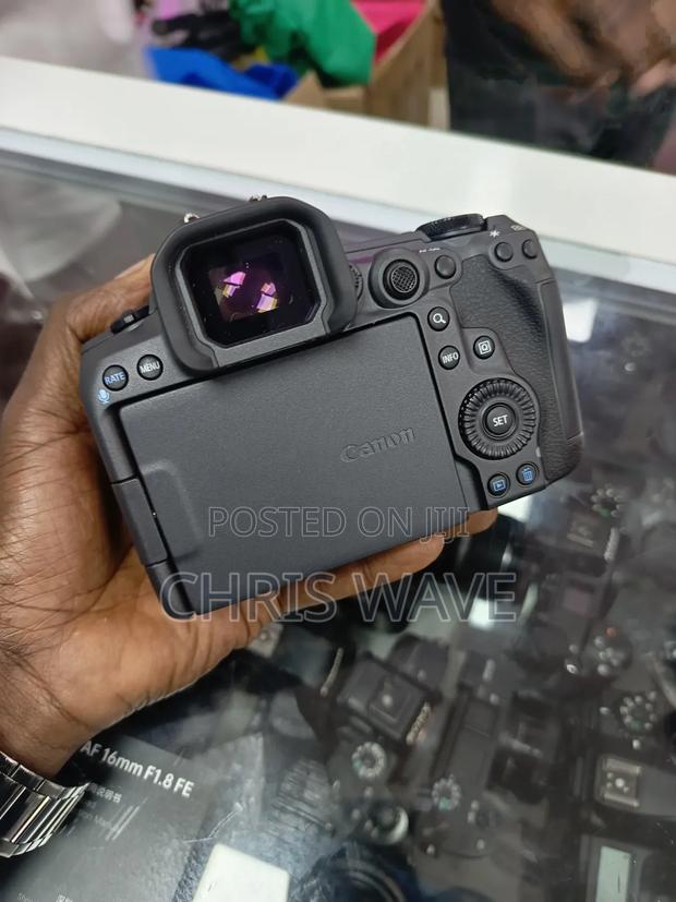 Canon R5 Mark Ii Professional Camera - thumbnail 2