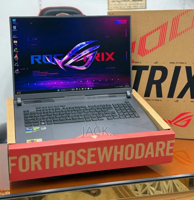 Laptop Asus ROG Strix G17 32GB Intel Core I9 SSD 1T - main view