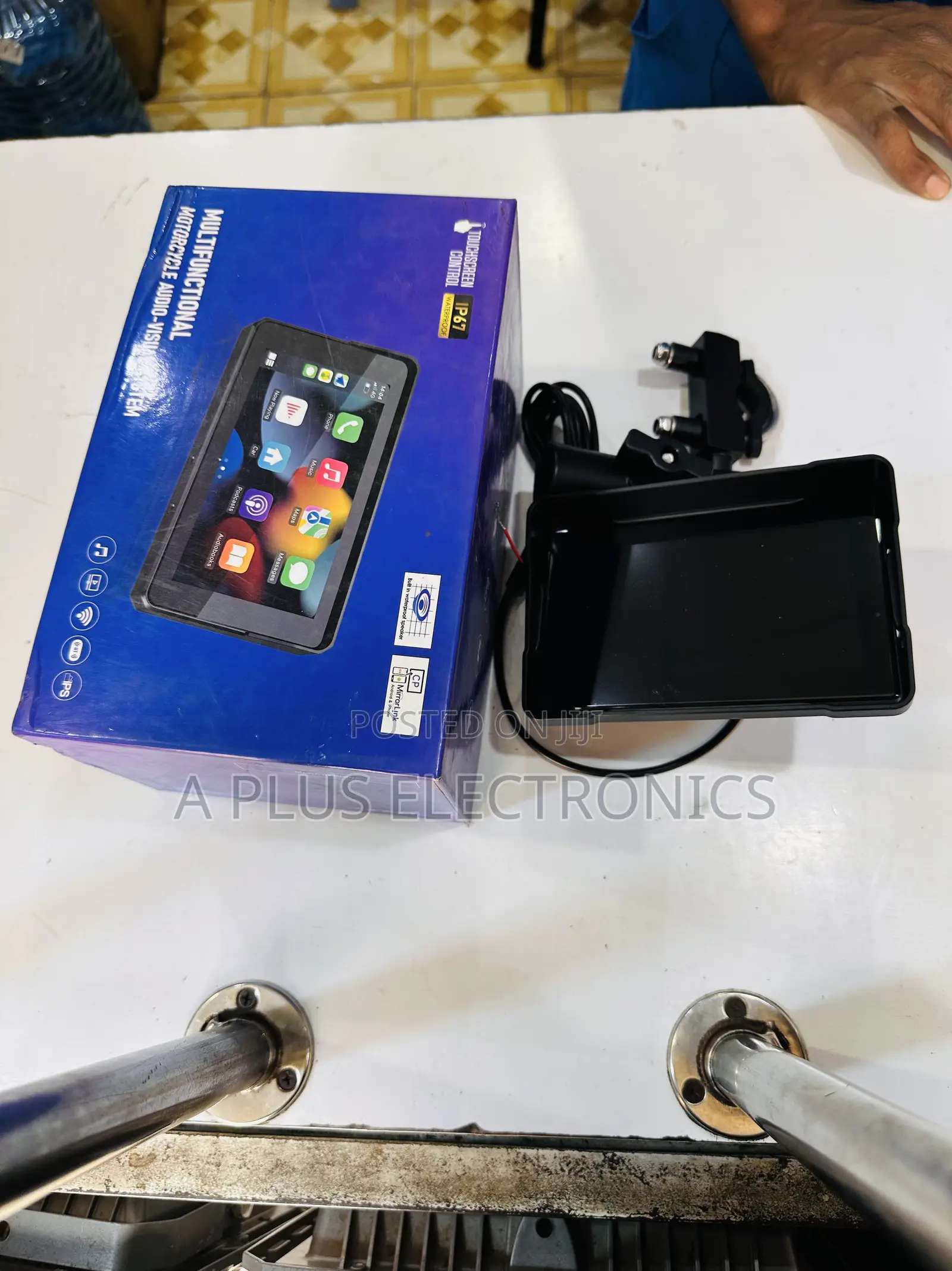 5-Inch GPS for Bikes – Wireless Android Auto Carplay Integration