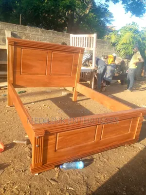 Wooden Mahogany 5*6 Beds