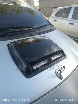 Brand New Black Bonnet Centre Scoop Vent - thumbnail 2