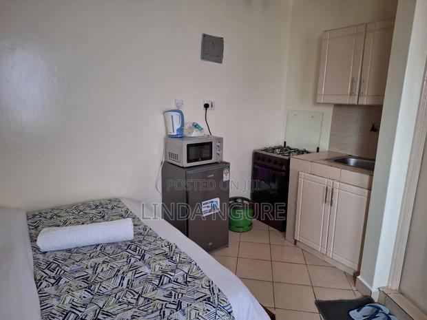 Airbnb Apartment in South B - thumbnail 10
