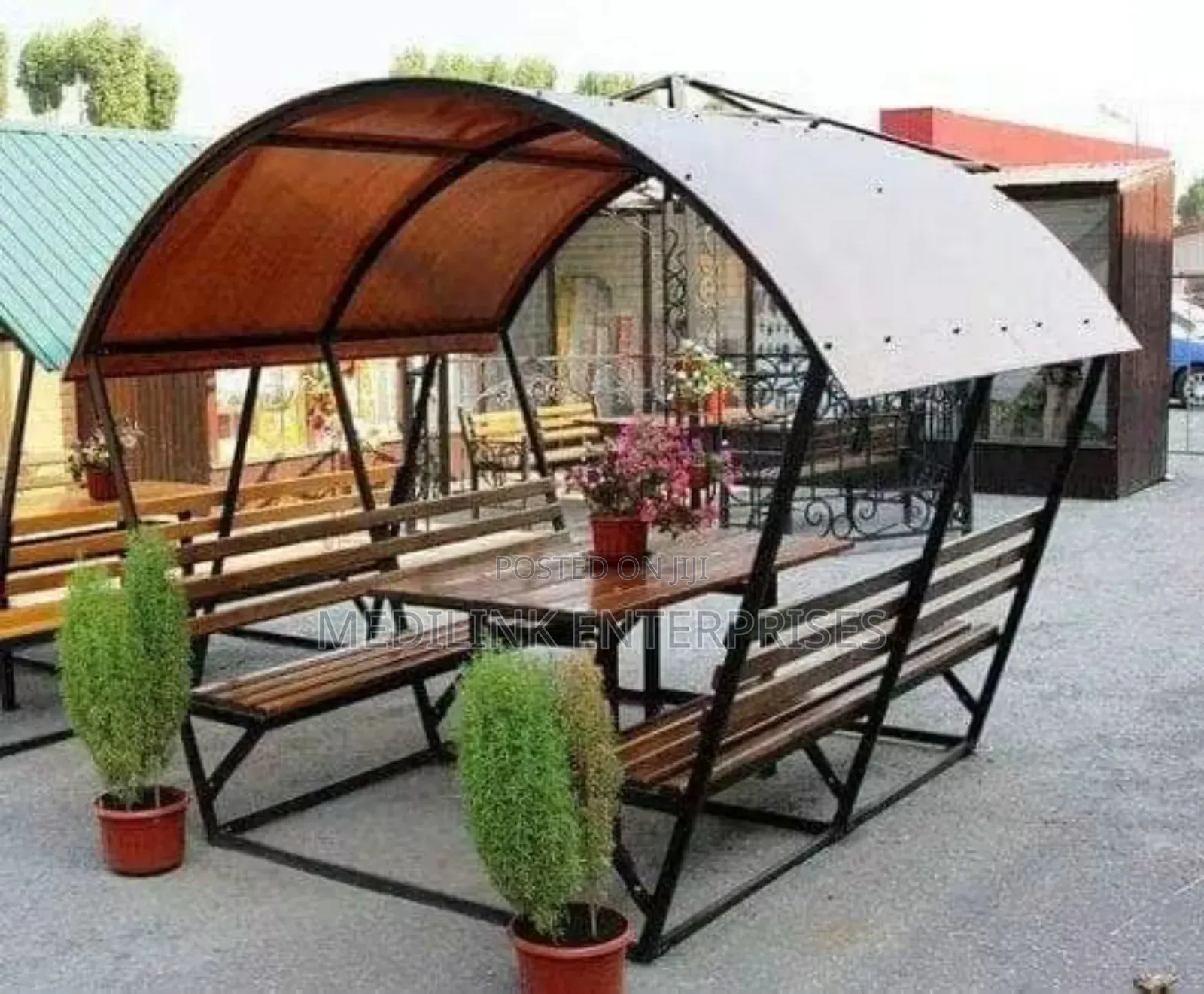Customized Outdoor Wood Metallic Setting