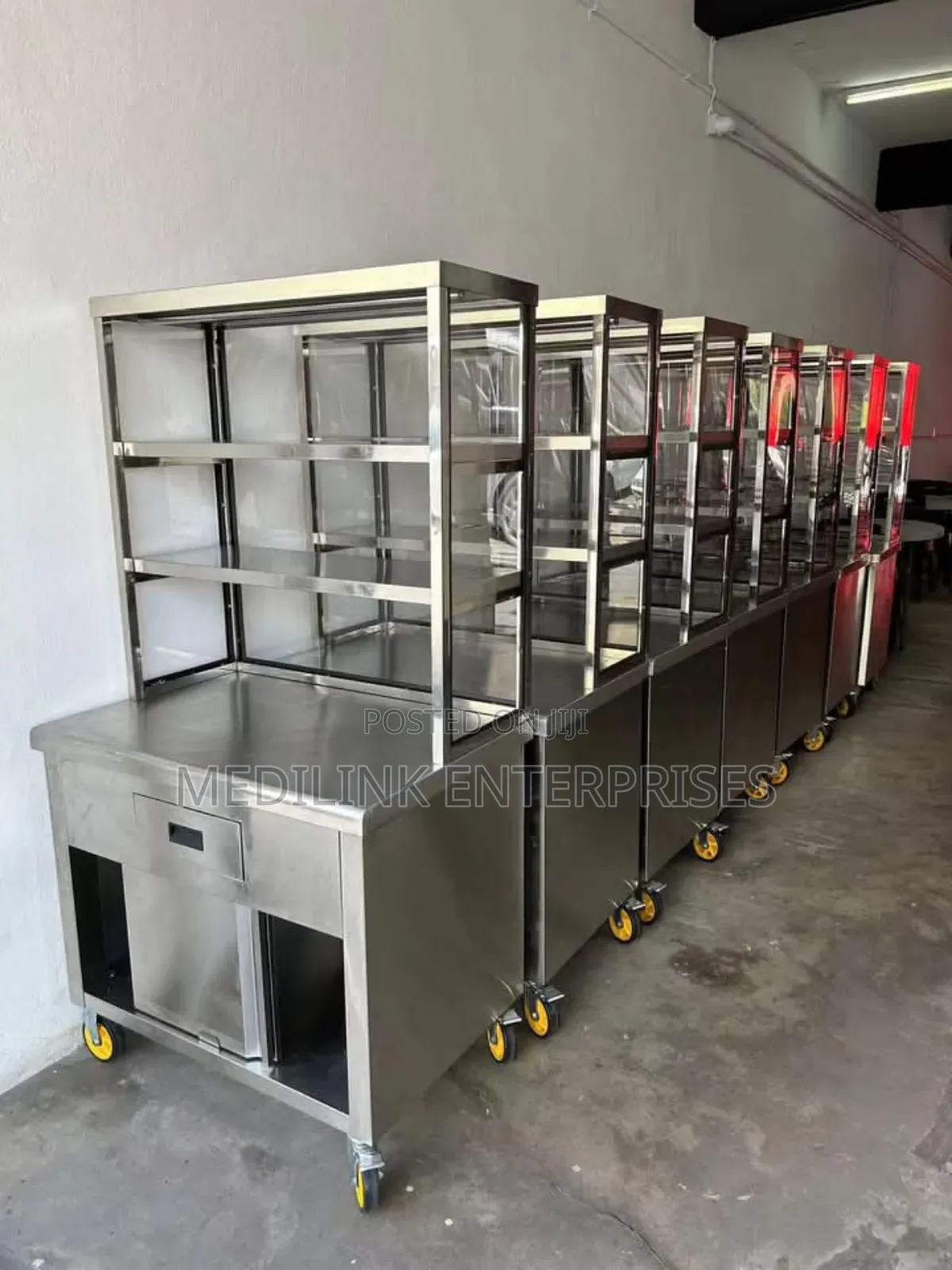 Combined Stainless Cabinet With an Overhead Service Bay