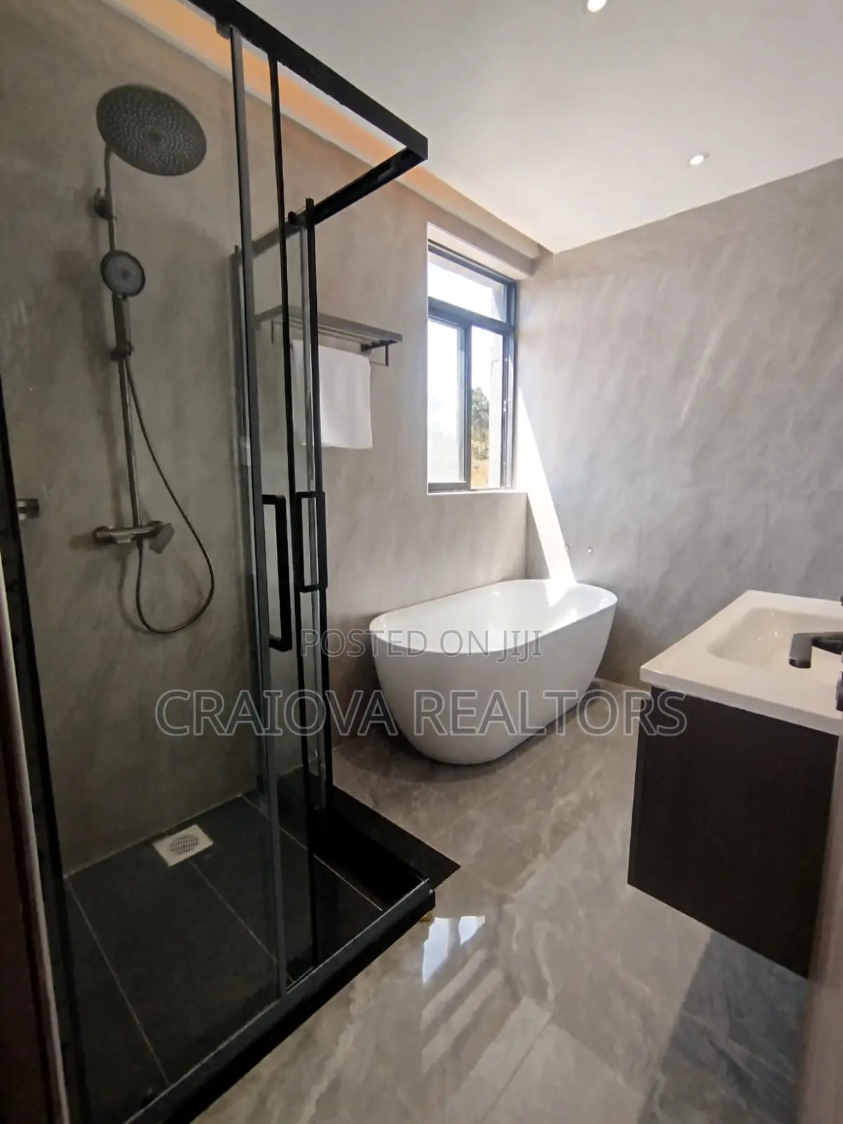 5bdrm Townhouse/Terrace in Thogoto for sale
