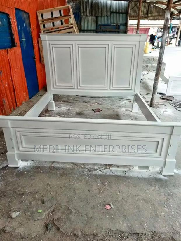 Whitish 5*6 Mahogany Beds