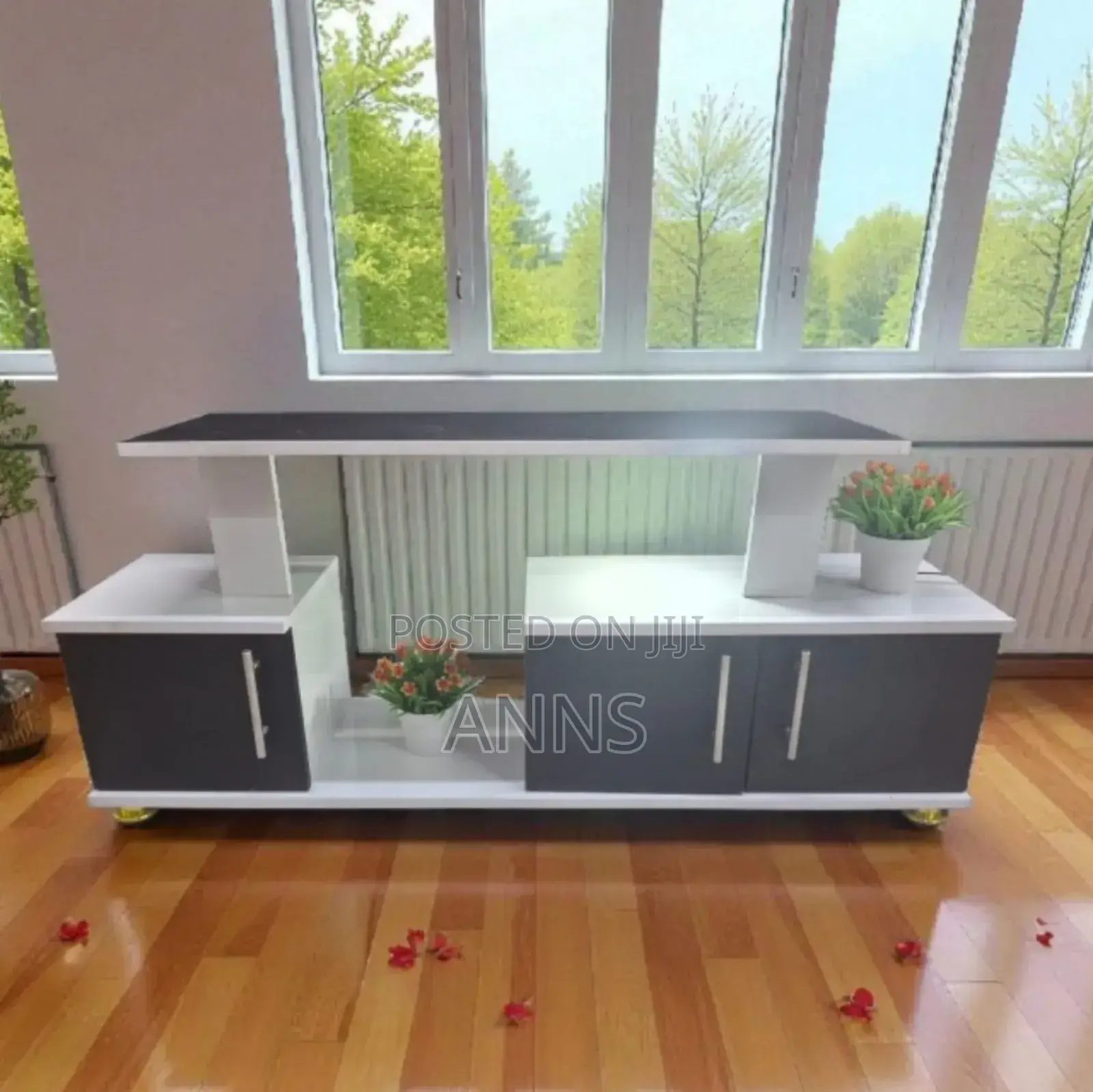 Instabul Tv Stand