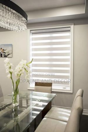Neat Office Installed Horizontal Window Blinds for Aesthetics - main view