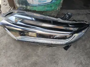 Honda Fit Shuttle Headlight Xenon Clean