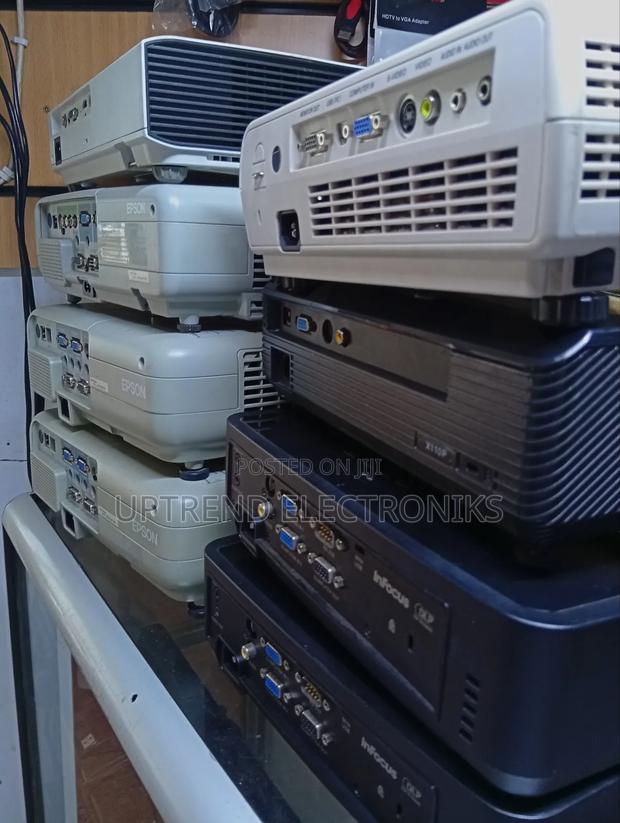 Refurbished Hd Projector – Clean, Tested Ready to Use! - thumbnail 3