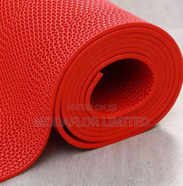Heavy Grip S Mat for Slippery Surfaces - main view