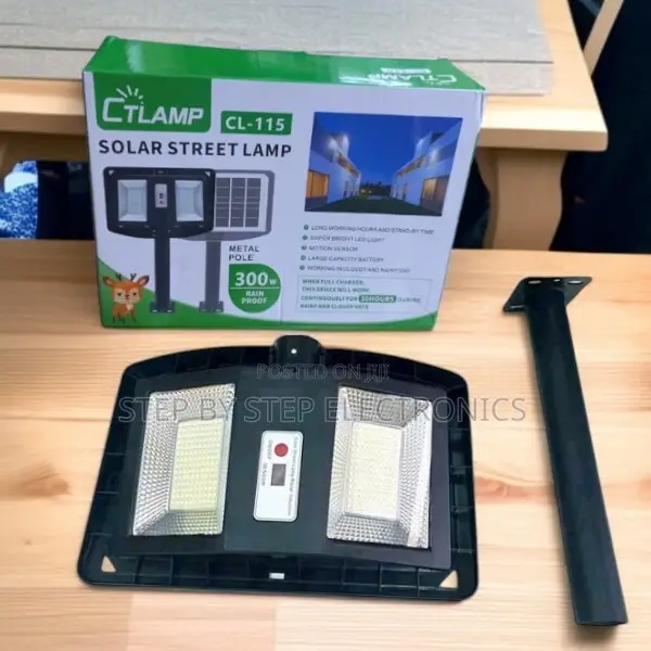 Ctlamp 300w High Durability Solar Street Light With Dusk-to-Dawn Mode