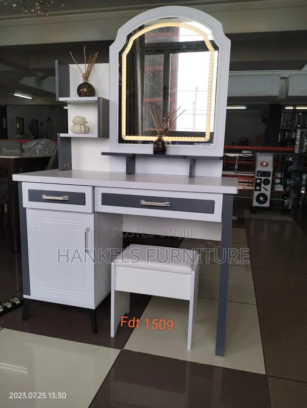 Dressing Table With Led Mirror (3 Light Modes) Compact Vanity Desk