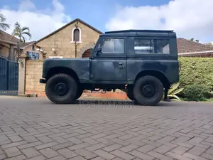 Land Rover Defender 1981 Green