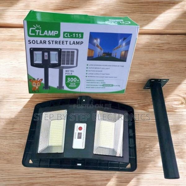 Ctlamp 300w Top Quality Solar Street Light With Dual-Sided Lighting