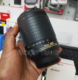 Nikon Af-S Dx 55-200mm F/4-5.6 G Vr Ex Uk